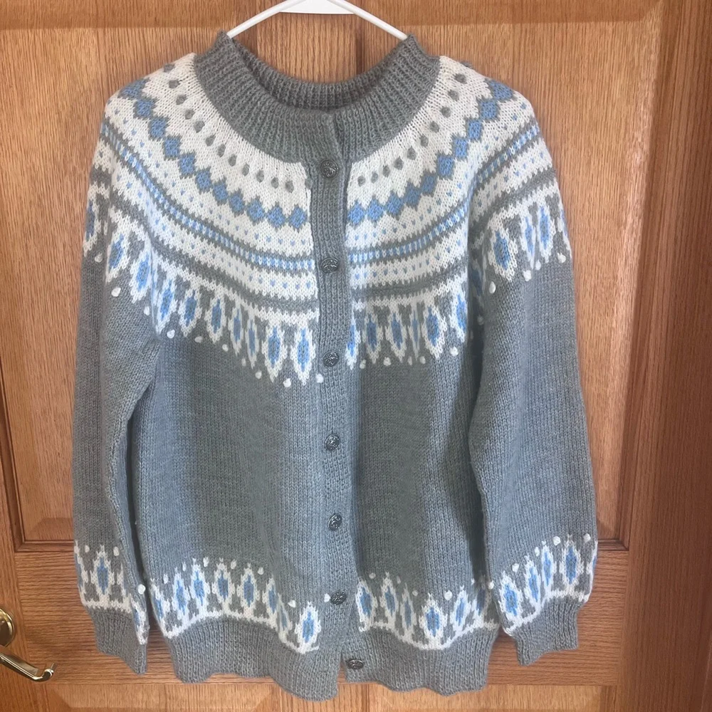 Dale of Norway Gorgeous! Wool Gray and White Patterned Women's Sweater - Picture 5 of 5